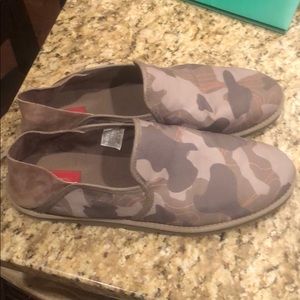 NEW Men’s ugg camo Cooke slippers/shoes